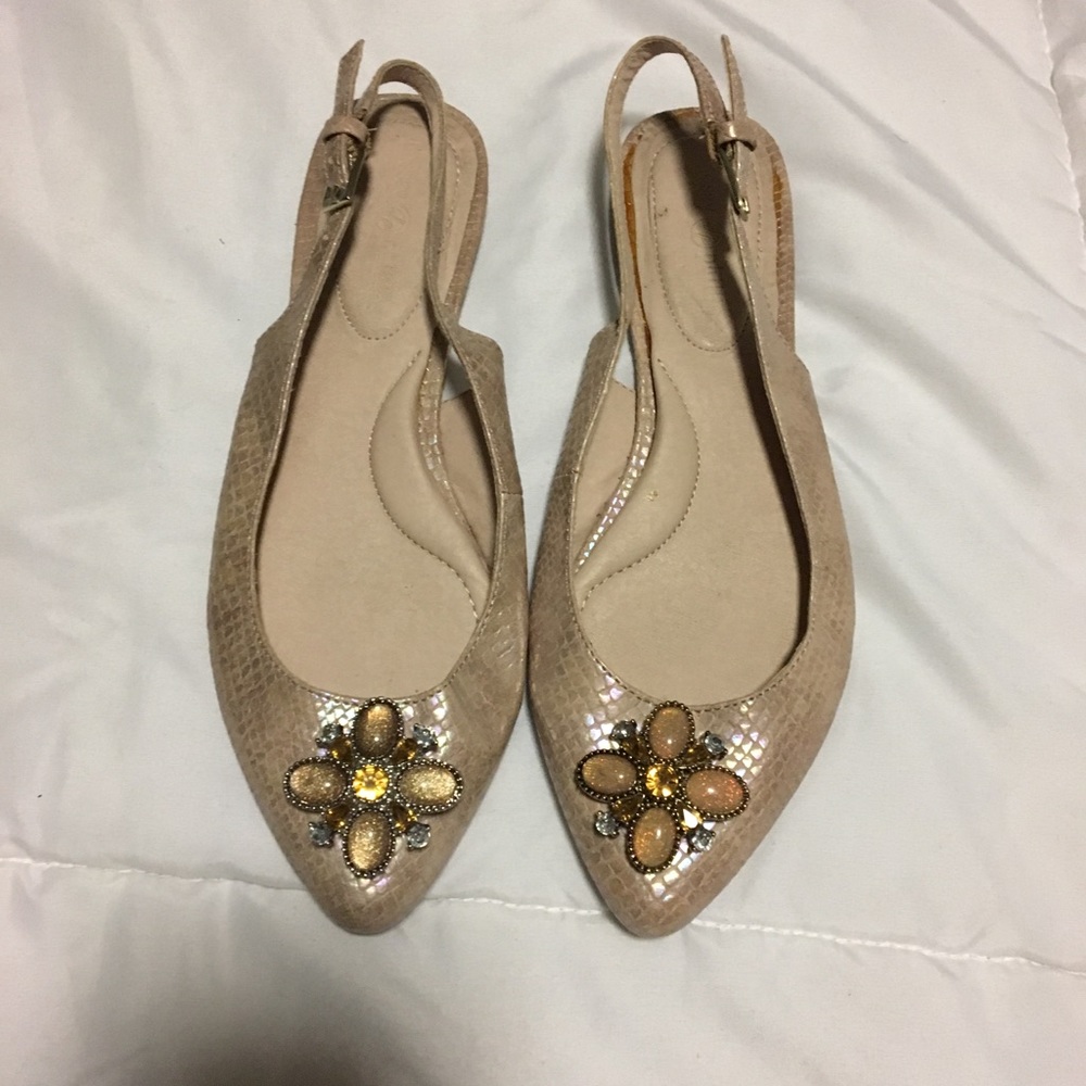 Lindsay Phillips Flats- size 6